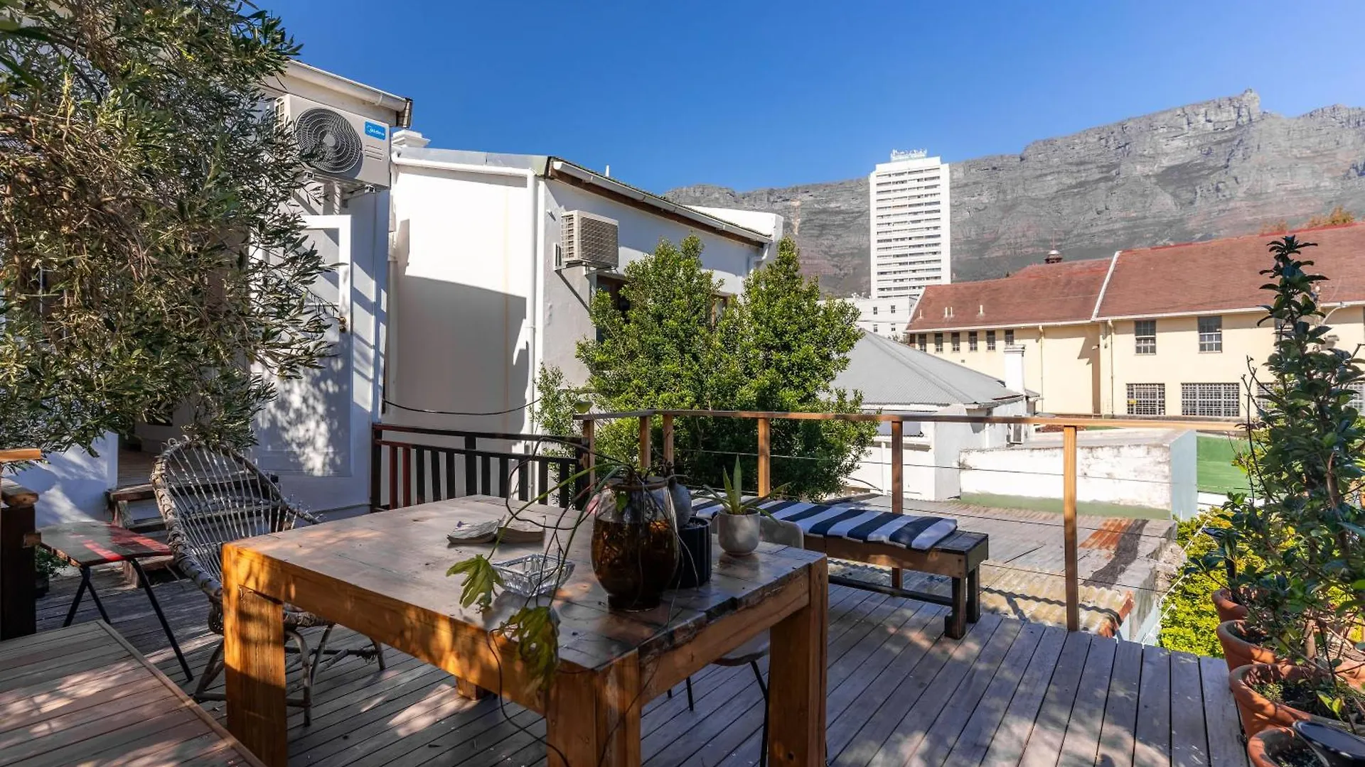 Modernized Victorian House, Full Mountain View Apartment Cape Town